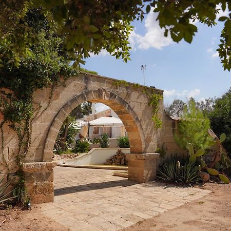 B&B Villa Gallo Torre Squillace Bagian luar foto