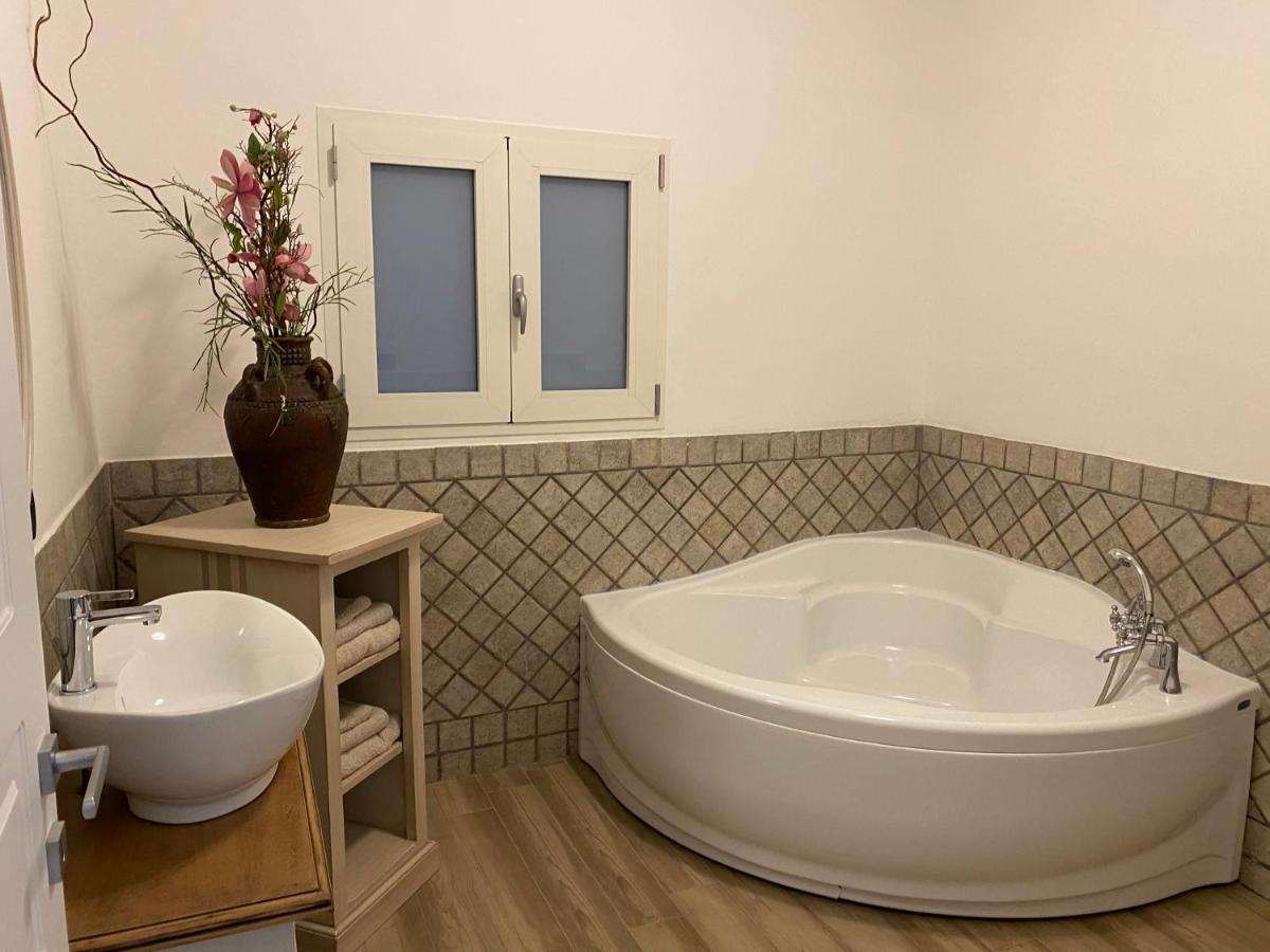 B&B Villa Gallo Torre Squillace Bagian luar foto